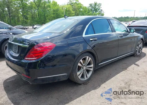 2015 Mercedes-Benz S 550 4Matic z USA, uszkodzony, nr VIN WDDUG8FB8FA087742